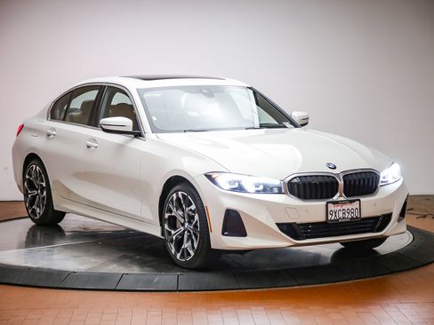 Used 2026 BMW 330i Sedan w/ Premium Package RWD image 6