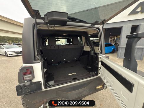 Used 2017 Jeep Wrangler Unlimited Sahara w/ Max Tow Package image 34