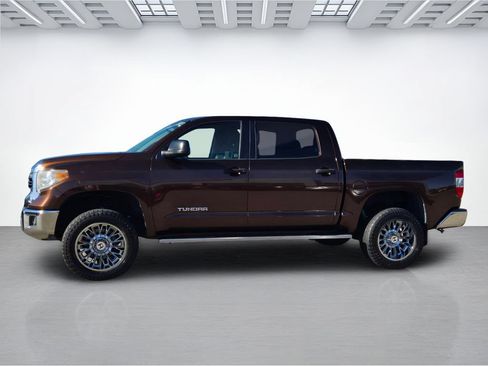 Used 2017 Toyota Tundra SR5 w/ TRD Off Road Package AWD/4WD image 7