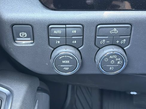 New 2026 Chevrolet Silverado 1500 LT Trail Boss w/ Convenience Package II AWD/4WD image 12