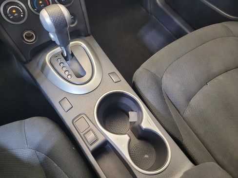 Used 2015 Nissan Rogue S AWD/4WD image 26