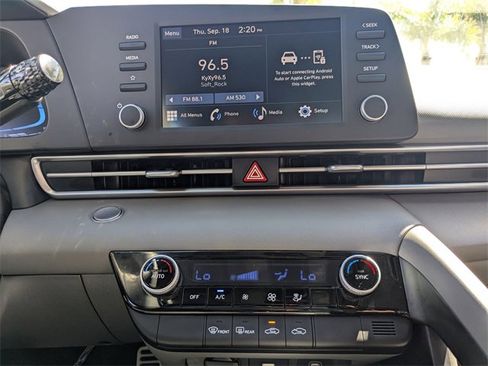 Used 2025 Hyundai Elantra Sport image 20