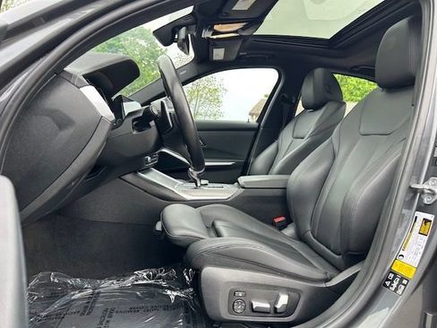 Used 2020 BMW 330i xDrive Sedan w/ M Sport Package AWD/4WD image 8