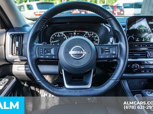 Used 2025 Nissan Pathfinder SL w/ Black Appearance Package FWD image 29