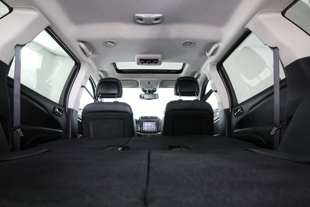 Used 2018 Dodge Journey Crossroad w/ Nav & Sun Group AWD/4WD image 35