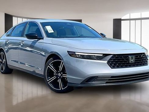Used 2023 Honda Accord Sport image 3