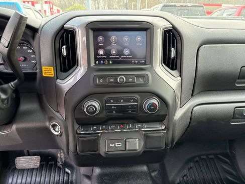 Used 2025 Chevrolet Silverado 1500 W/T image 10