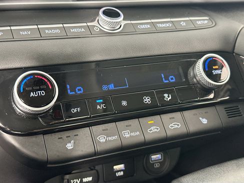 Used 2023 Hyundai Elantra SEL w/ Convenience Package FWD image 16