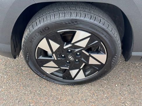 Used 2025 Hyundai Kona SEL AWD/4WD image 8