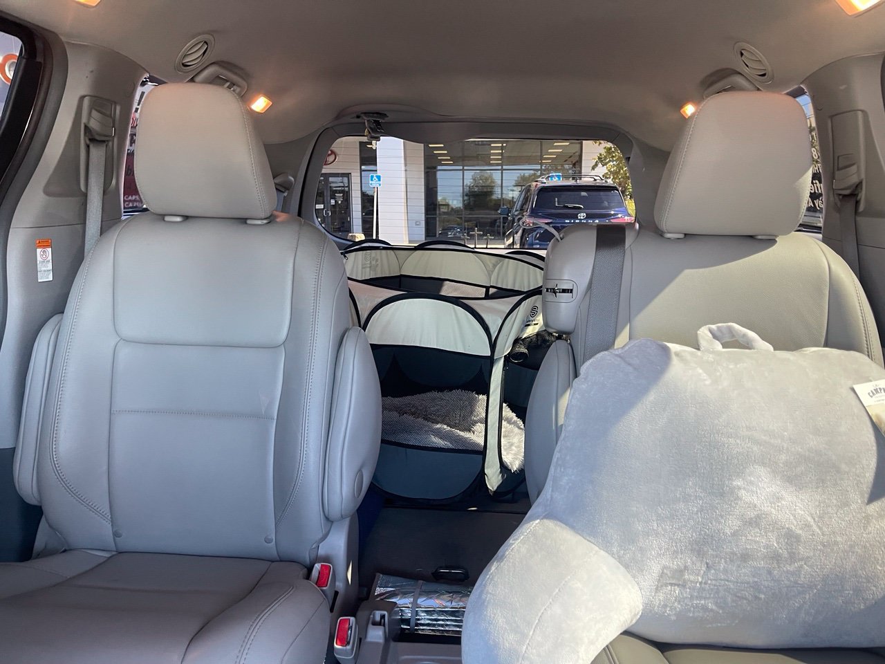 Used 2015 Toyota Sienna XLE Premium FWD image 11