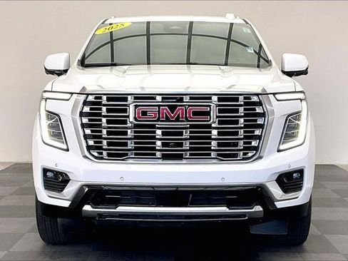 Used 2025 GMC Yukon XL Denali image 2