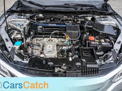 Used 2017 Honda Accord LX image 31