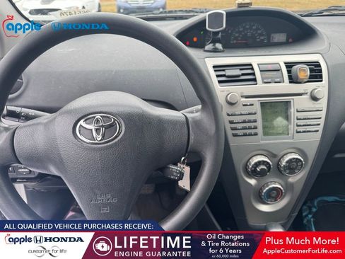 Used 2010 Toyota Yaris Sedan image 9