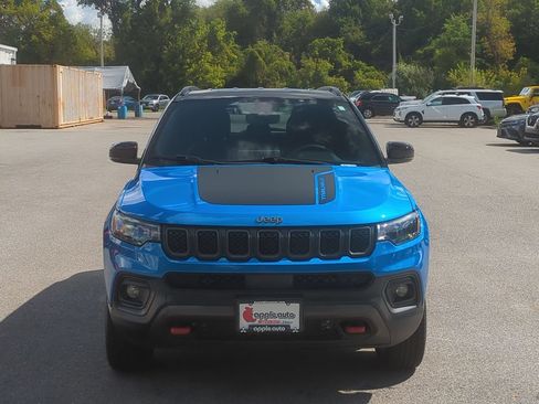 Used 2024 Jeep Compass Trailhawk AWD/4WD image 2