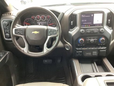 Used 2020 Chevrolet Silverado 1500 LTZ w/ LTZ Convenience Package AWD/4WD image 11