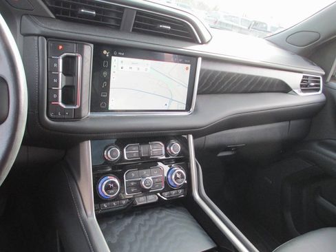 Certified 2022 GMC Yukon XL Denali image 33