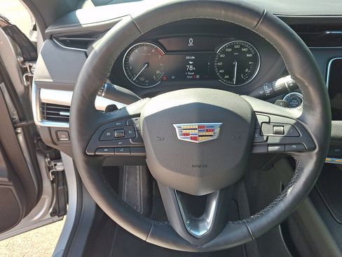 Used 2019 Cadillac XT4 Premium Luxury w/ Cold Weather Package AWD/4WD image 18