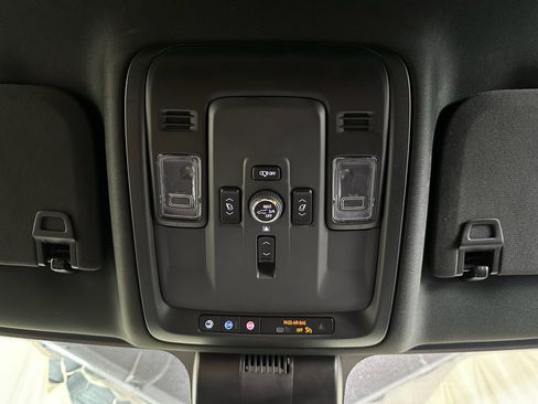 Used 2025 GMC Yukon XL Denali AWD/4WD image 42
