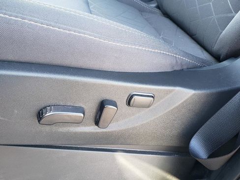 Certified 2025 Nissan Frontier SV w/ SV Convenience Package image 28