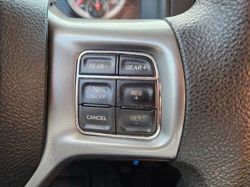 Used 2022 RAM 1500 Classic SLT image 28