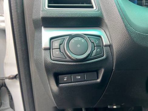 Used 2016 Ford Explorer XLT w/ Equipment Group 202A AWD/4WD image 23