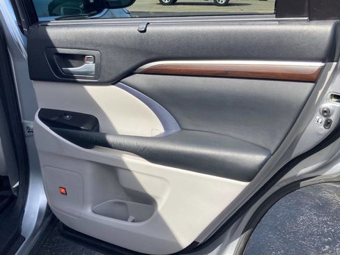Used 2015 Toyota Highlander Limited image 98