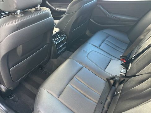 Used 2018 BMW 530i RWD image 12