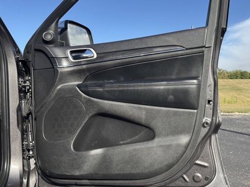 Used 2021 Jeep Grand Cherokee Limited image 18