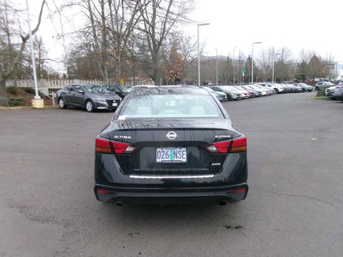 Used 2022 Nissan Altima 2.5 Platinum image 4