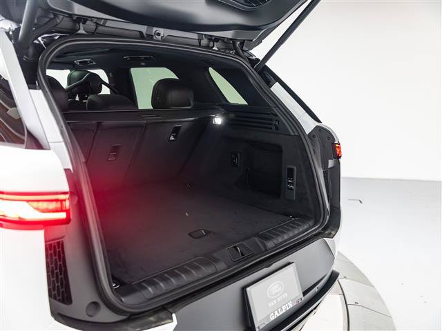 New 2027 Land Rover Range Rover Sport SE AWD/4WD image 30