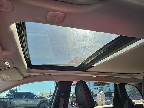 Used 2020 Jeep Cherokee Trailhawk image 34