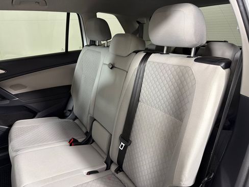 Used 2018 Volkswagen Tiguan S w/ 3rd Row Seat Package AWD/4WD image 18