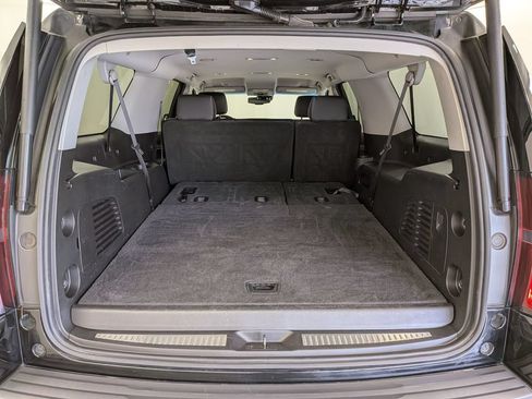 Used 2019 Chevrolet Suburban LT AWD/4WD image 30