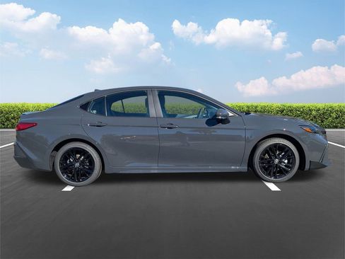 New 2026 Toyota Camry SE w/ Convenience Package FWD image 3
