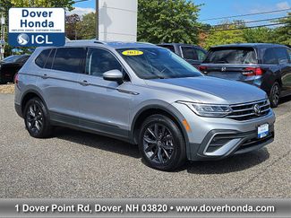 Used 2022 Volkswagen Tiguan SE image 1