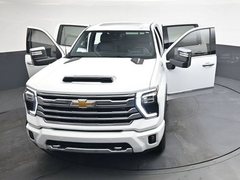 Used 2024 Chevrolet Silverado 2500 High Country w/ High Country Premium Package AWD/4WD image 38