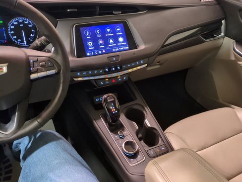 Used 2020 Cadillac XT4 Premium Luxury w/ Cold Weather Package image 22