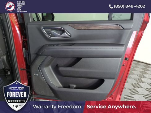 Used 2021 Chevrolet Suburban LT AWD/4WD image 32