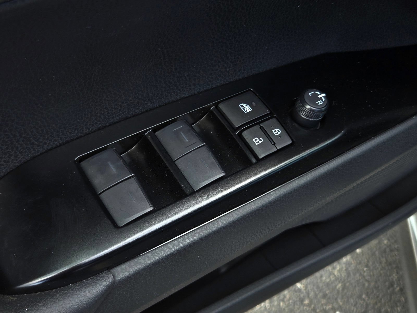 Used 2026 Toyota Camry SE FWD image 10