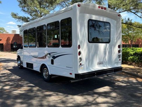 Used 2012 Ford E-350 and Econoline 350 Super Duty w/ Shuttle Bus Prep Pkg RWD image 4
