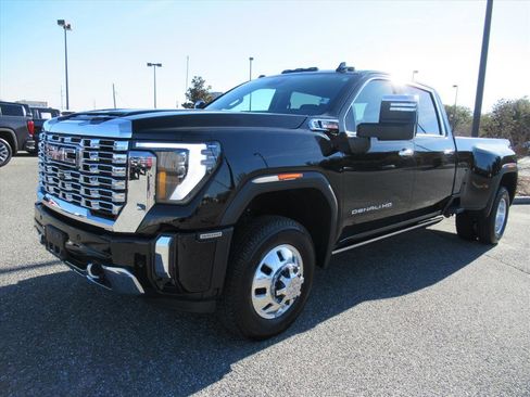 Used 2025 GMC Sierra 3500 Denali w/ Denali Reserve Package image 3