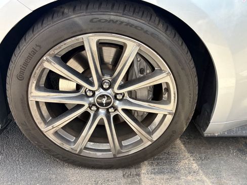 Used 2017 Ford Mustang GT Premium RWD image 5