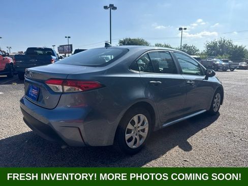 Used 2024 Toyota Corolla LE FWD image 2