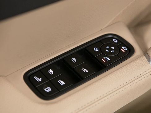 Certified 2023 Porsche Cayenne AWD/4WD image 24