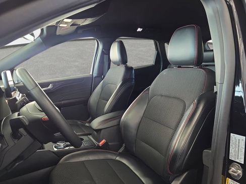 Certified 2025 Ford Escape ST-Line Select AWD/4WD image 13