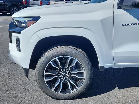 New 2025 Chevrolet Colorado Z71 w/ Technology Package AWD/4WD image 6