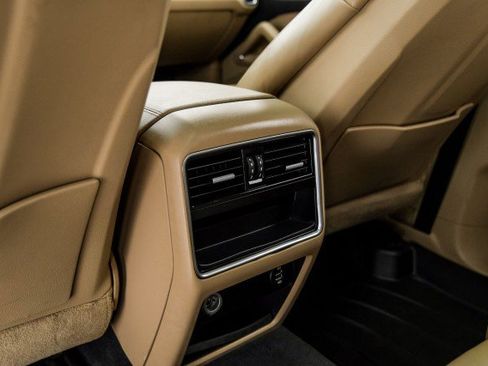 Used 2019 Porsche Cayenne AWD/4WD image 35