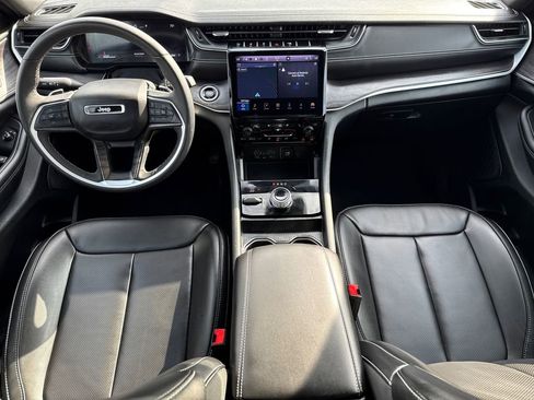 Used 2024 Jeep Grand Cherokee L Limited w/ Luxury Tech Group II image 11