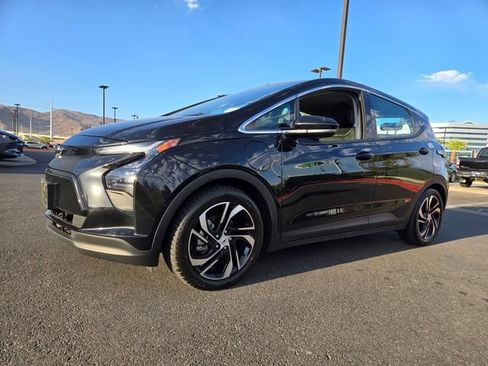 Used 2023 Chevrolet Bolt LT w/ Infotainment Package FWD image 2