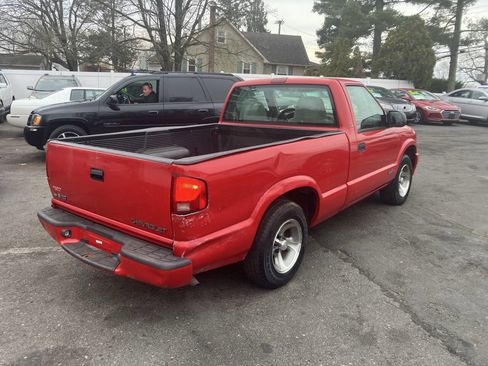 Used 2000 Chevrolet S10 Pickup LS w/ Preferred Equipment Group image 8